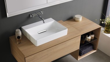 Geberit ONE washbasin cabinet in oak, Geberit iCon washbasin cabinet in oak