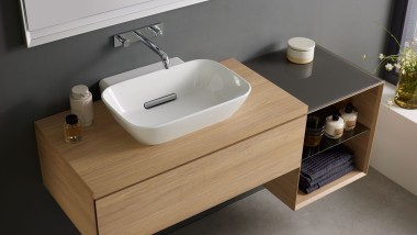 Geberit ONE lay-on washbasin, washbasin cabinet in oak