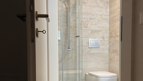 Bathroom door that opens outwards Bathroom door that opens outwards