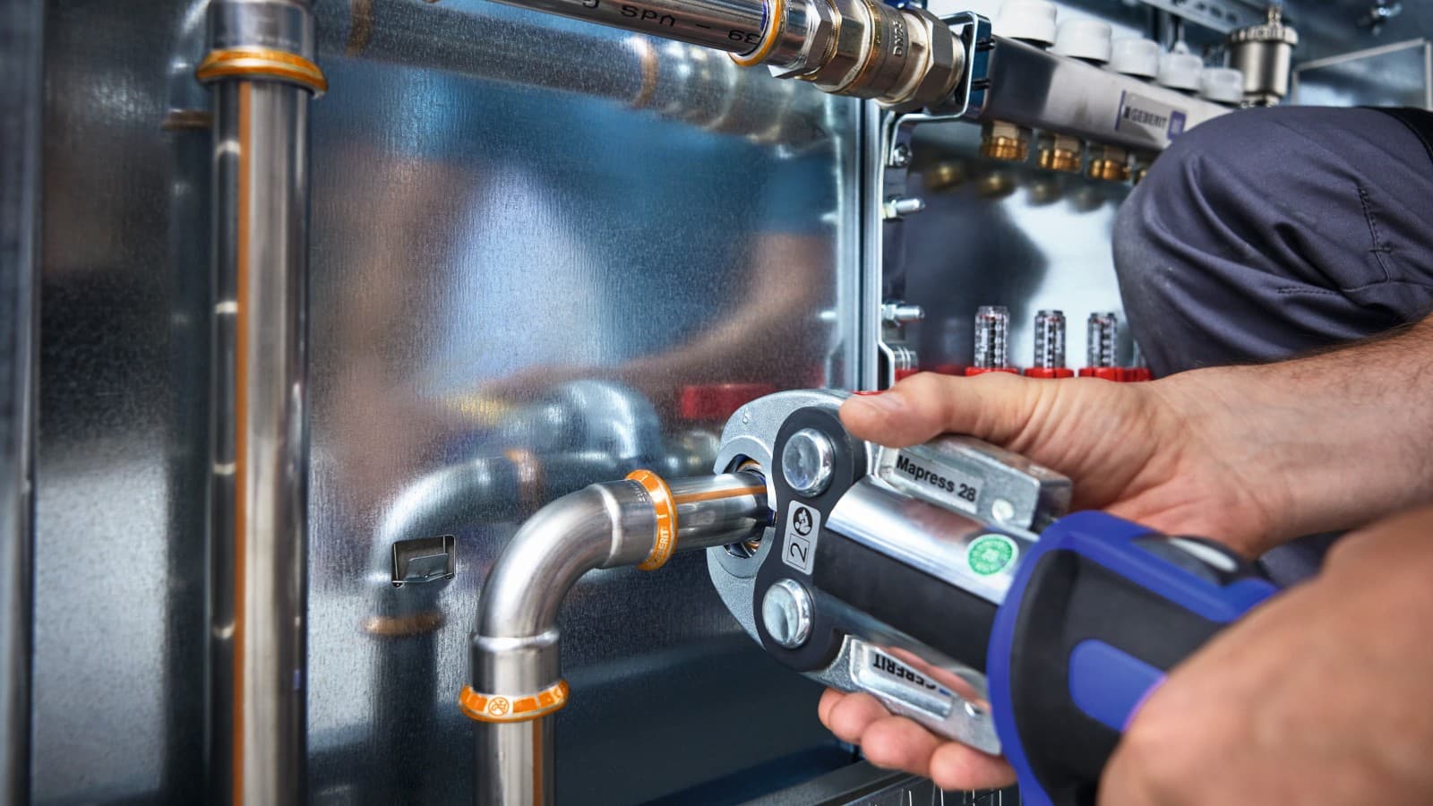 The new stainless steel Geberit Mapress Therm pipe system made of CrTi steel The new stainless steel Geberit Mapress Therm pipe system made of CrTi steel