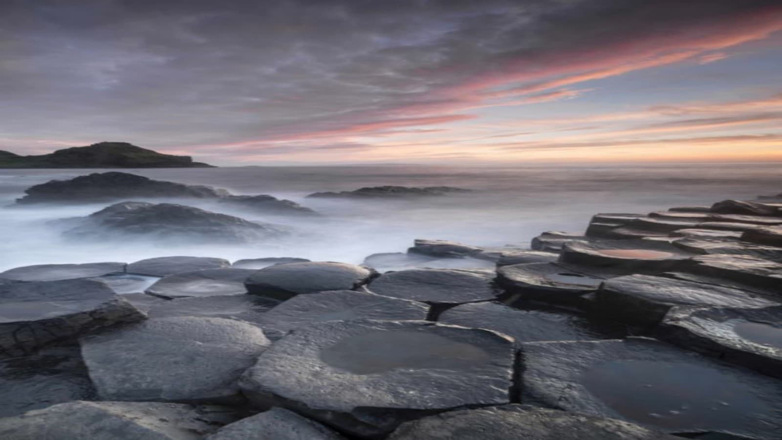 The Giant's Causeway The Giant's Causeway