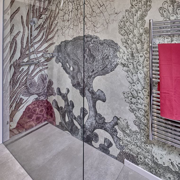 Floor-even shower with CleanLine drainage channel Floor-even shower with CleanLine drainage channel