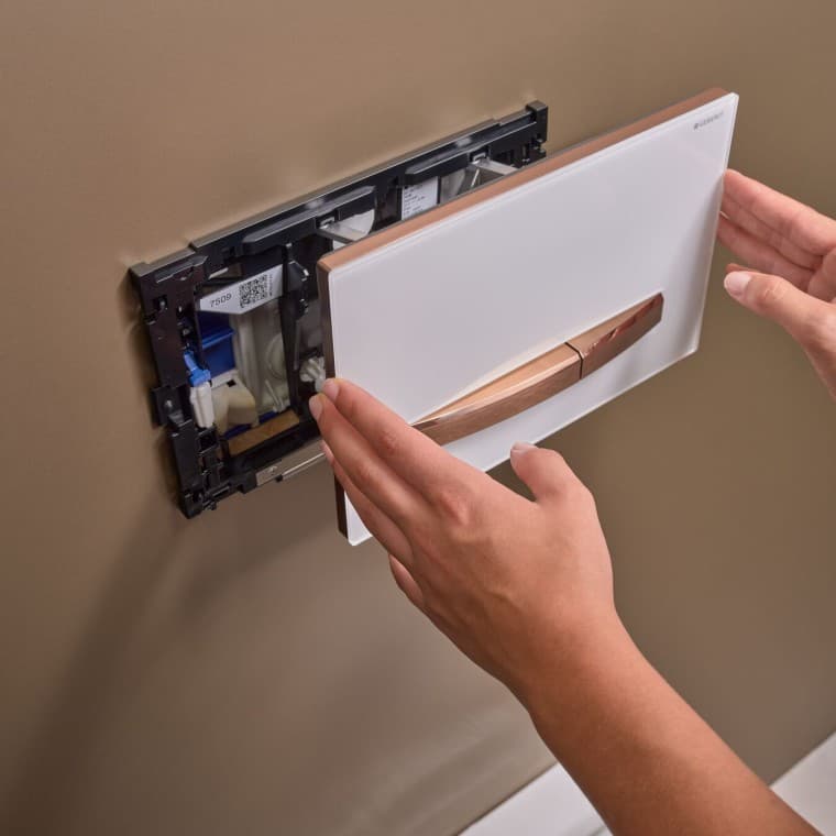 Geberit Sigma50, square, with swivel action Geberit Sigma50, square, with swivel action