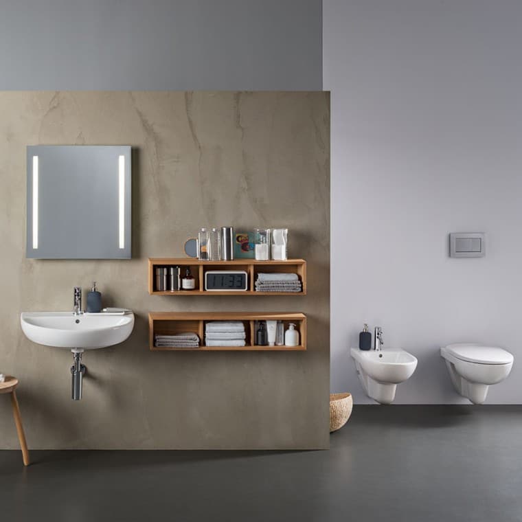 Bathroom with Geberit Selnova toilet and washbasin and Geberit actuatorplate Sigma21 Bathroom with Geberit Selnova toilet and washbasin and Geberit actuatorplate Sigma21
