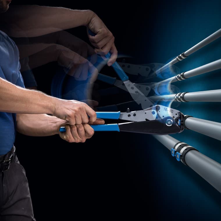 FlowFit only requires 2 pressing jaws for all pipe dimensions FlowFit only requires 2 pressing jaws for all pipe dimensions